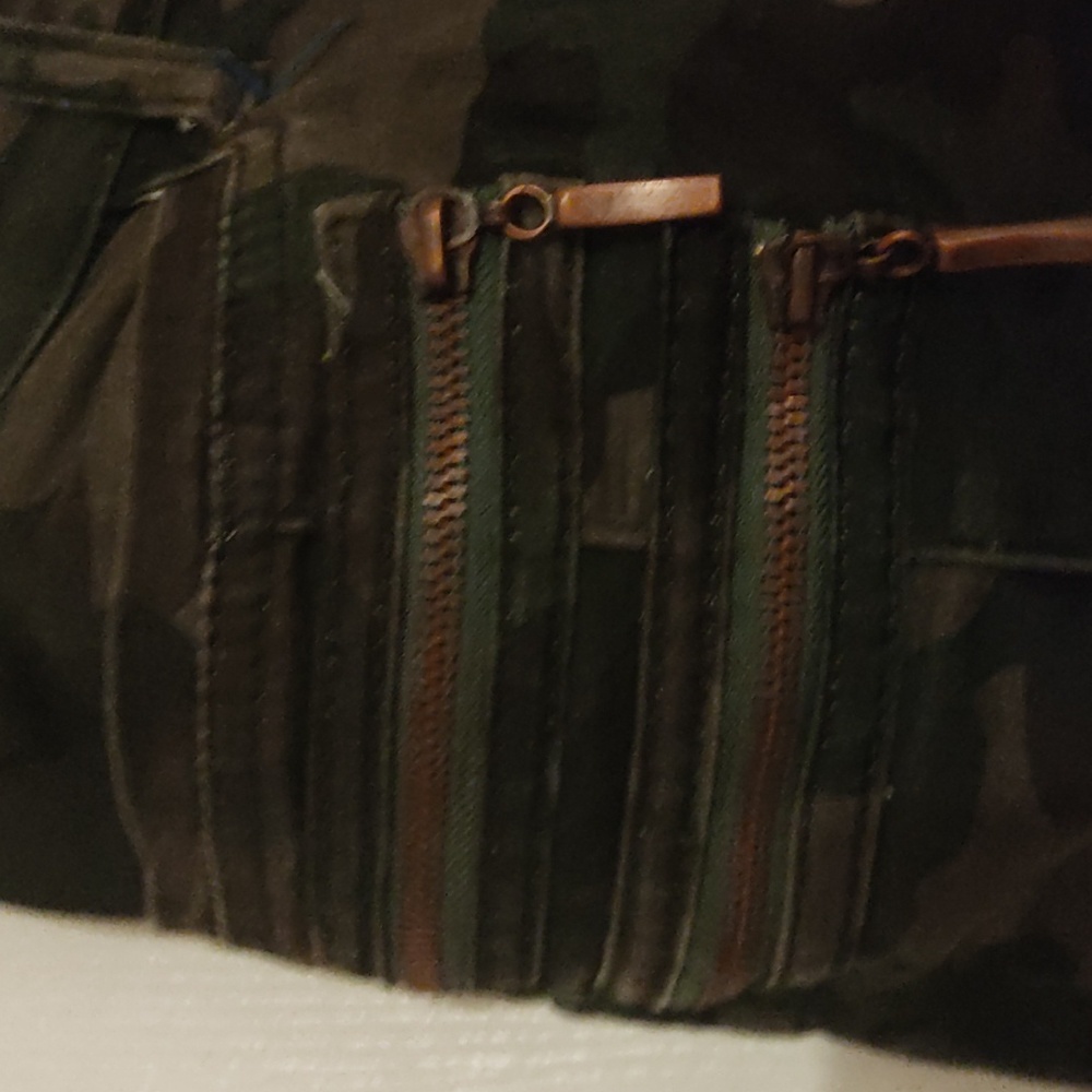 Chic Denim Y2K Camoflauge Women's Skinny Jeans - Picture 2 of 4